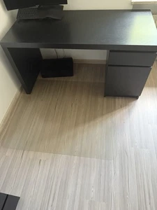 Schreibtisch Ikea Schwarz Matt - Bild 1 von 4