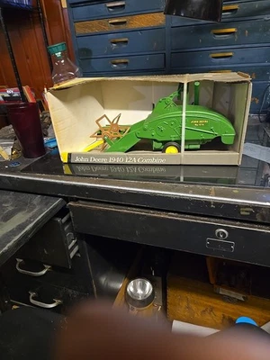 Vintage 1991 ERTL John Deere 1940 12A Combine #5601 NIB - Image 1 of 4