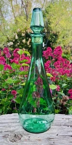 "Decantador de botellas con tapón suavizante de tela suave de vidrio Green Genie vintage de 14""" - Imagen 1 de 9