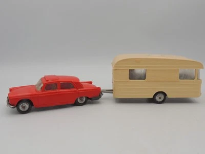 Norev Plastique Vintage - 404 Peugeot + Caravane - Norev Miniature France 1/43 - Photo 1/4