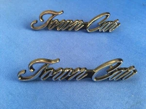 1975-88 LINCOLN TOWN CAR SCRIPT NAMEPLATES - NEW OLD STOCK PAIR - FREE SHIPPING - Picture 1 of 2