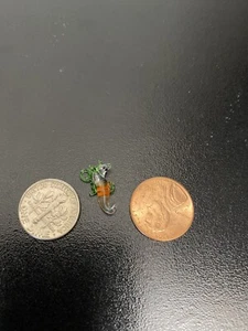 Hand Blown Glass Figurine Handmade Miniature Seahorse Bead Pendant Green Orange - Picture 1 of 4