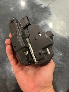 Cadillac STS OEM Door Lock Latch Actuator 05-11 R25843201 - Bild 1 von 2