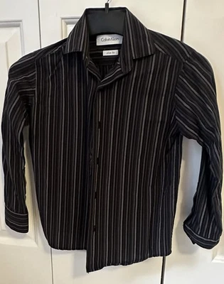 Camisa de vestir ajustada a rayas gris y negra Calvin Klein para niños (talla 8) Foto 1 de 2