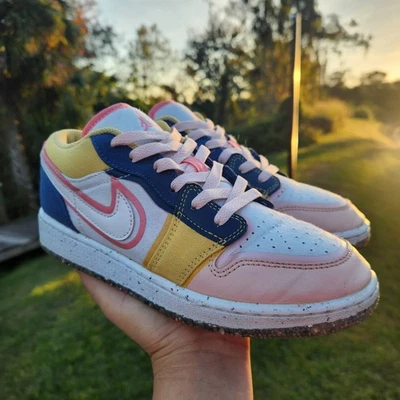 Nike Air Jordan 1 Low SE Rosa Multi Lona Niñas Grandes Talla 4Y Zapatos Tenis Foto 1 de 4