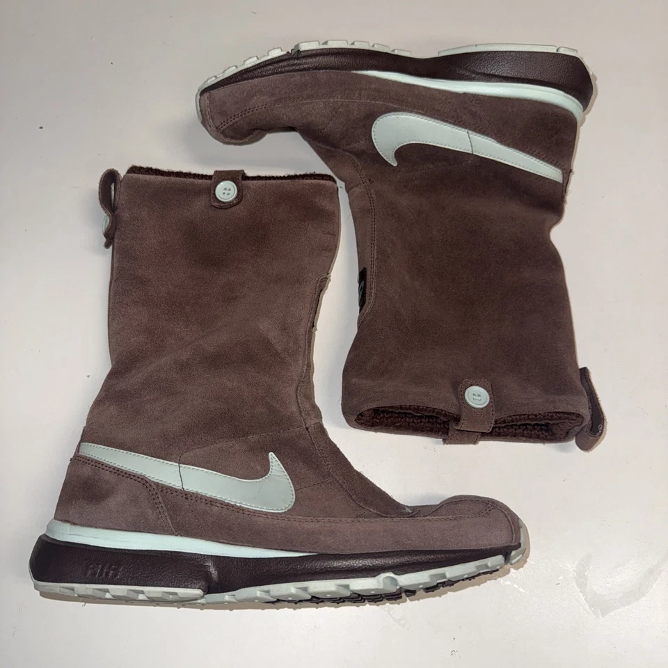 NIKE AIR WAFFLO Botas Marrón Gamuza Plegables Forradas a Media Pantorrilla Talla 9 Para Mujer’s Foto 1 de 4