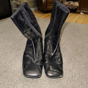 Botín Nine West para mujer de cuero negro con cremallera y tacón. Talla 7 - Imagen 1 de 5