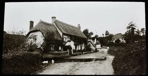 ANTIKE magische Laterne Dia HÜTTEN IN NETHERTON UM 1900 FOTO SOUTH DEVON - Bild 1 von 2