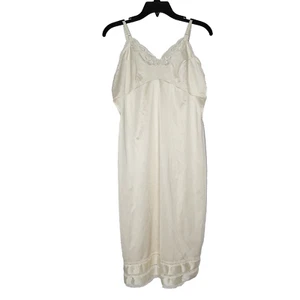Vintage Adonna cremefarben Vollslip Gr. 40 Nachthemd Hemd Elfenbein Spitze V vorne Nylon - Bild 1 von 5
