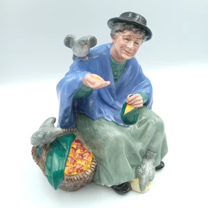 1967 Royal Doulton Figur Tuppence a Bag HN2320 Frau füttert Vögel Vintage - Bild 1 von 10