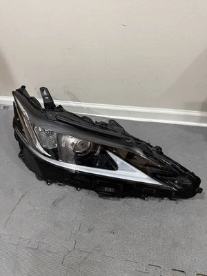 Faro LED lateral derecho usado Lexus Es350/Es300h/ES250 2019-2022 OEM 81145-33F31 Foto 1 de 4
