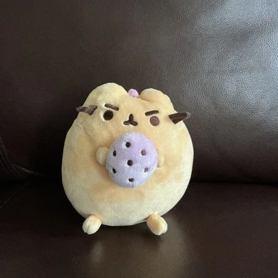 GUND Pusheen Plush Yellow Pusheen Eating Cookie 5” Cute Plush Gift Toy Kid - Image 1 of 4