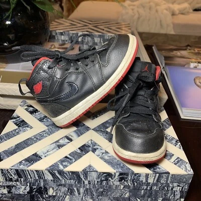 Nike Air Jordan 1 Retro Alto Nuevo Piel de Serpiente Criado Negro Rojo Para hombres EE. UU. 8C Foto 1 de 4