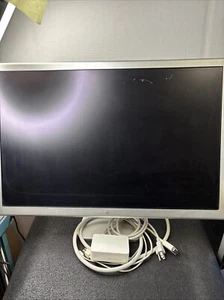 30" Monitor APPLE Cinema HD Display Model A1083 DVI LCD Widescreen w/90W Adapter - Picture 1 of 16