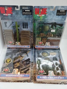 1998 GIJoe 12" Battle Gear x4 - KOREAN VIETNAM SOLDIER, WEAPONS DEPOT, SANDBAG - Picture 1 of 9