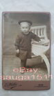 A957) CDV Foto Photo kleines Kind mit Mütze E.Müller Mai 1912 6,5 x 10,5 cm