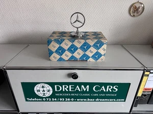 NUEVO NOS Mercedes 300c 300d W186 W189 Adenauer Rosette Stern Escutcheon Star OEM - Imagen 1 de 24