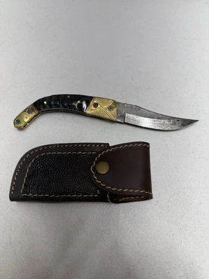 Cuchillo plegable de acero Damasco con bloqueo hoja de 3-3/4” mango de cuerno de carnero de 5” con funda Foto 1 de 4