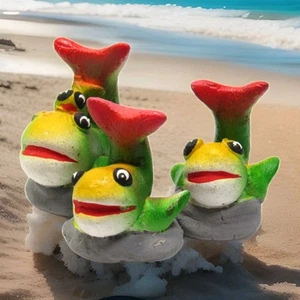 Handgefertigte Fischfamilie Miniatur Tonfiguren 3er Set plus Baby - Bild 1 von 5