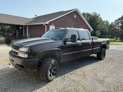 2004 Chevrolet Silverado 2500 K2500 HEAVY DUTY - Image 1 of 4