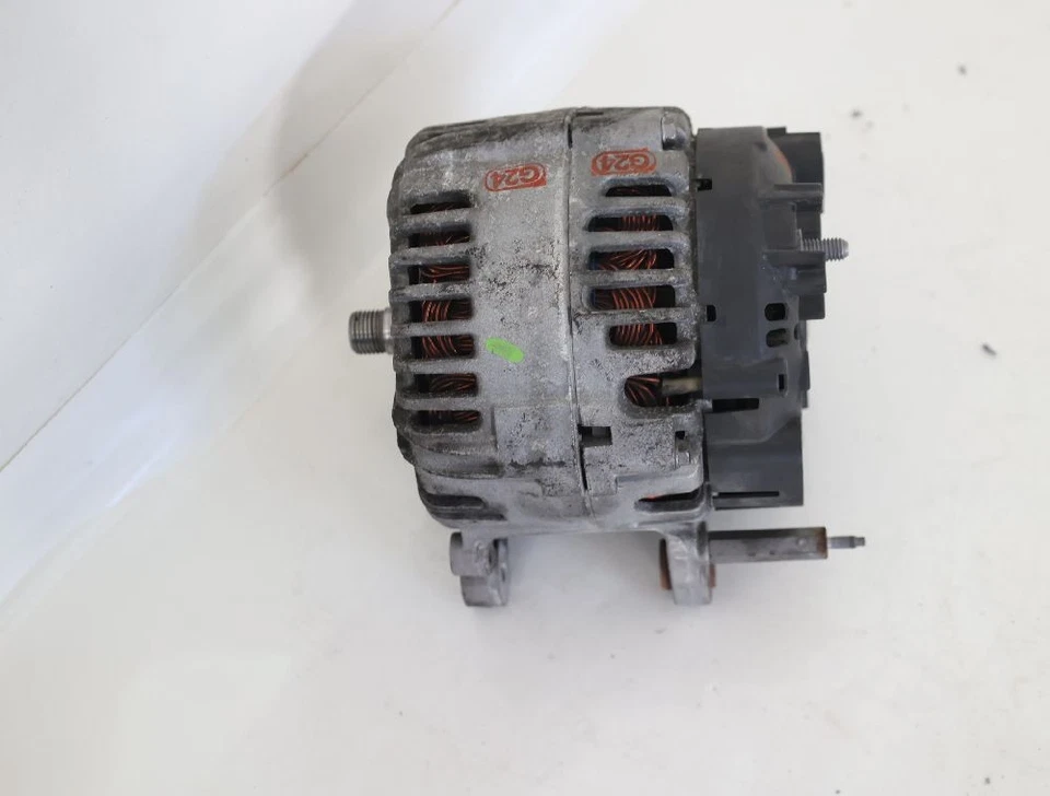 Lichtmaschine Audi A3 8P 06F903023C VALEO 1.9 77 KW 105 PS Diesel 07-2008 - Imagem 1 de 4