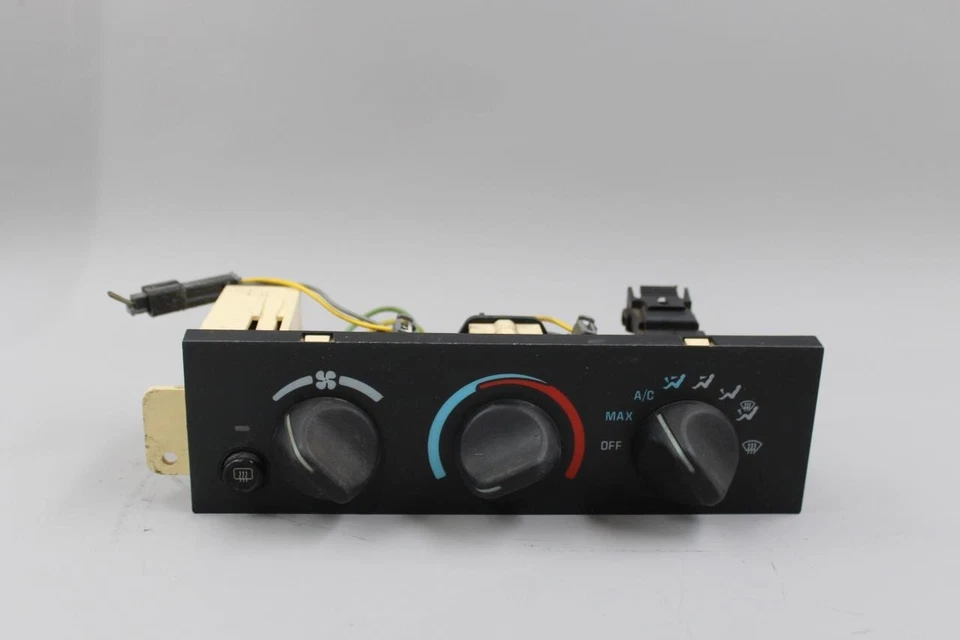Control de temperatura con descongelación trasera compatible con Chevrolet Camaro 1997-1999 OEM #41914 Foto 1 de 3