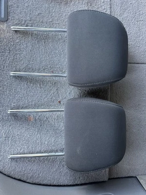 Reposacabezas de asiento delantero OEM (par) Ford Fusion 2017 tela negra estado usado Foto 1 de 2