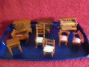 Wooden Dolls House Furniture ( Nine pieces) - Picture 1 of 16