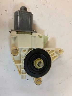 10-16  MERCEDES E550 E350 W212 FRONT LEFT SIDE DOOR WINDOW REGULATOR MOTOR OEM - Image 1 of 3