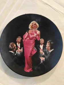 Marilyn Monroe Sammlerplatte ""Diamanten sind ein Mädchen beste Freundin"" mit Aufhänger - Bild 1 von 1