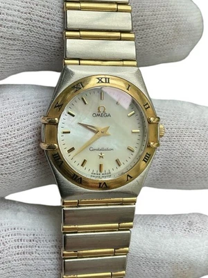 Omega Constellation 25 mm mediano oro amarillo de 18 quilates acero con esfera de madreperla Foto 1 de 4
