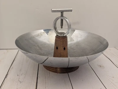 Винтажная хромированная чаша-щелкунчик Chase Co с деревянными акцентами высота 7 дюймов диаметр 10 дюймов ЧИТАЙТЕ - Изображение 1 из 4