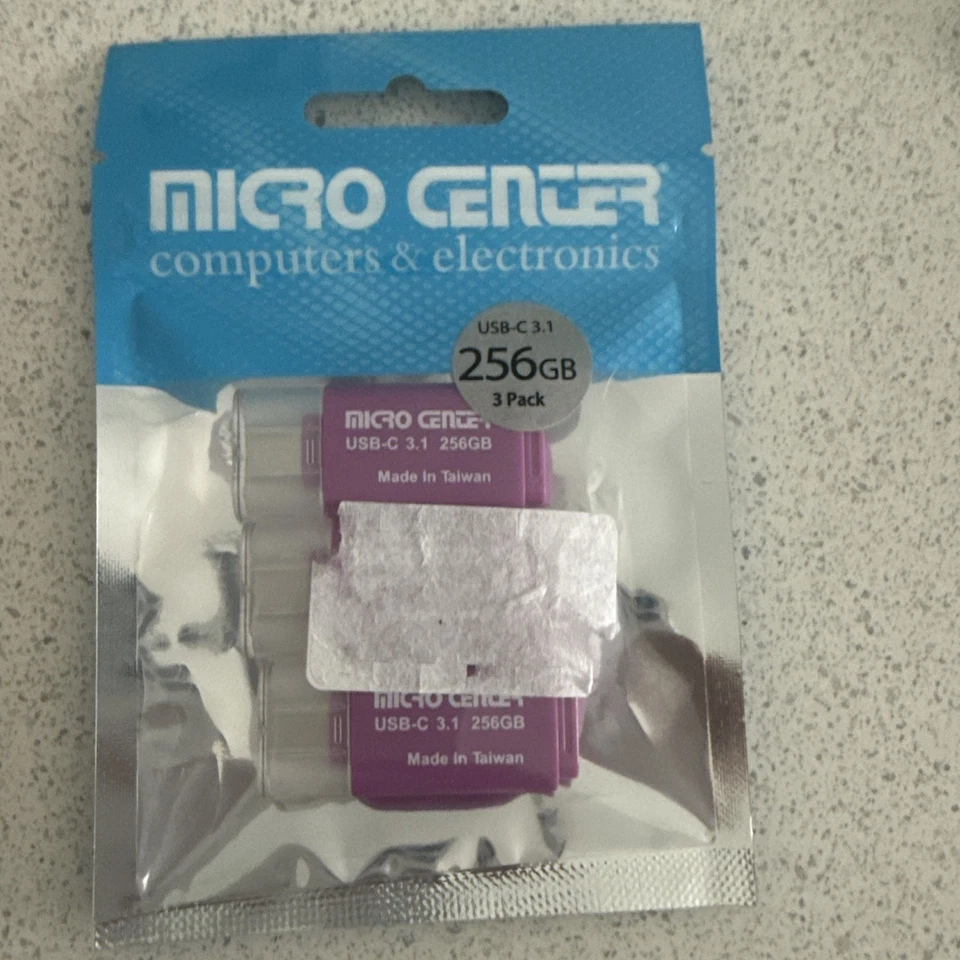 Micro Center Super Speed 256GB 3-Pack Ultra Flash Drive USB 3.0/USB3.1... - Image 1 of 2