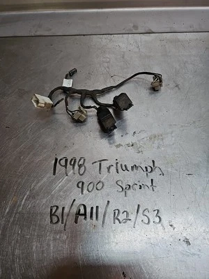 98 Triumph Sprint 900 1998 faros sub cableado arnés Foto 1 de 2