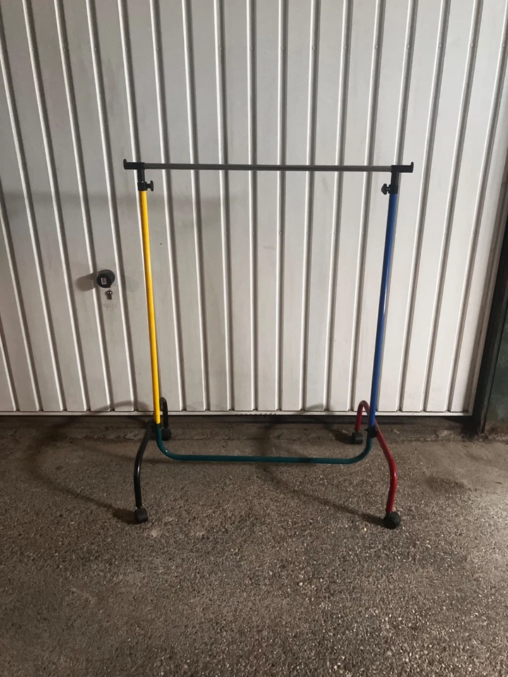 Perchero vintage posmoderno estilo Memphis; años 80, ajustable Foto 1 de 4