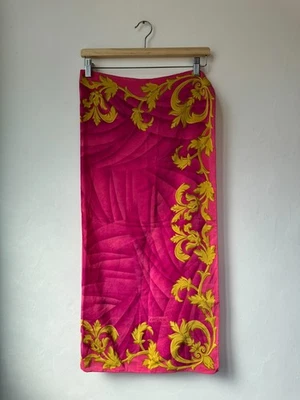 Foulard quadrato Versace Unisex Fuxia Oro Stampa 100% Seta Pre Owned - Imagen 1 de 4