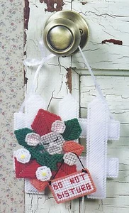 **DO NOT DISTURB DOOR HANGER TO STITCH**PLASTIC CANVAS PATTERN** - Picture 1 of 1
