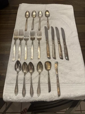 Juego parcial de cubiertos Oneida Community South Seas Foto 1 de 4