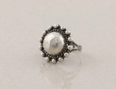 Sterling Silver Flower Ring Size 6 - Image 1 of 4