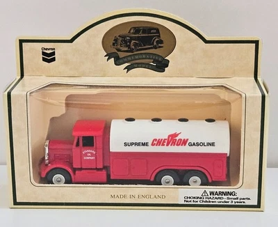 Lledo Chevron 1937 Six Wheel Refined Oil Truck Die-cast Toy England - Image 1 of 2
