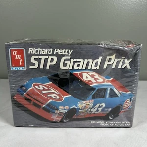 1990 AMT #43 Richard Petty STP Grand Prix 1/25 Scale Model Kit #6728-SEALED BOX - Picture 1 of 7
