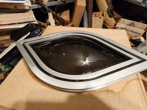 1970s NOS Vintage Van Portal Bubble Tinted Window Assembly - Bild 1 von 6