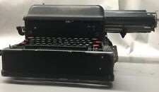 Machine à écrire électrique ancienne IBM modèle A 1950 AM588 vintage