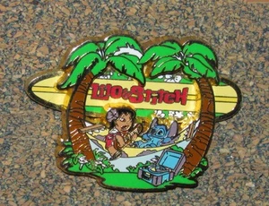 B5 PIN DISNEY LILO AND STITCH HOLIDAY RARE LE - Bild 1 von 1