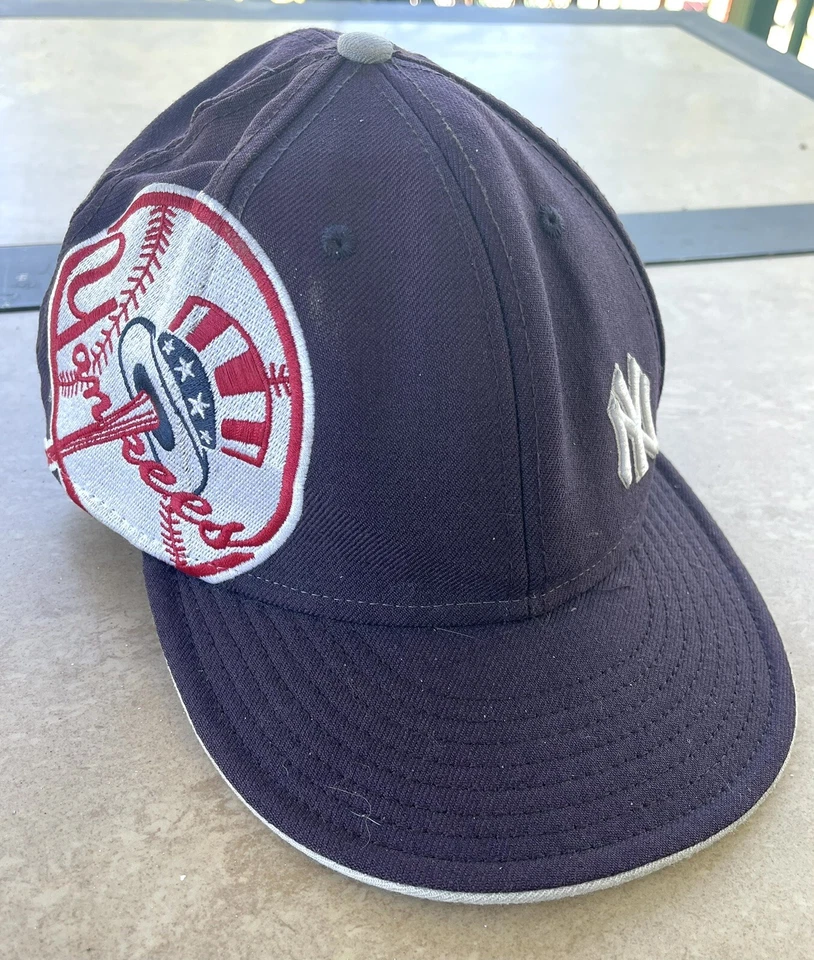 New York Yankees Autographed BY 2 Players New Era 59FIFTY Cap Hat 7 1/4 Fitted - Image 1 of 4