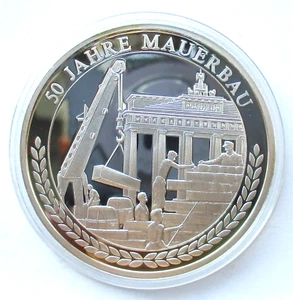 Medaille Geschichte der DDR 50 Jahre Mauerbau versilbert Polierte Platte - Picture 1 of 2