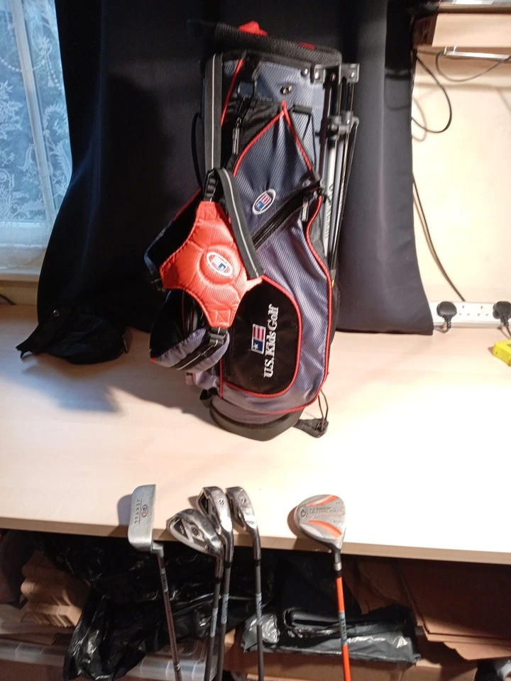 US Kids Golf USKG 51"  , 3 Fairway Driver , 6,8,PW Irons & Putter Plus bag  - Image 1 of 4