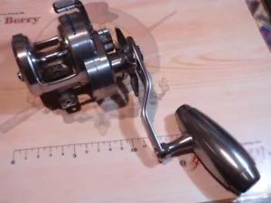 Daiwa 15 Saltiga 15HL-SJ Baitcasting Reel Left Used F/S - Picture 1 of 7