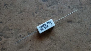 Stck 25 NOS Keramik 5W/51Ω Leistungswiderstände Yageo SQP500JB-51R  - Bild 1 von 1