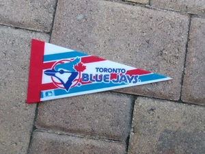 Toronto Blue Jays- Vintage 1990's Baseball Mini Pennant - FREE SHIP - Picture 1 of 1